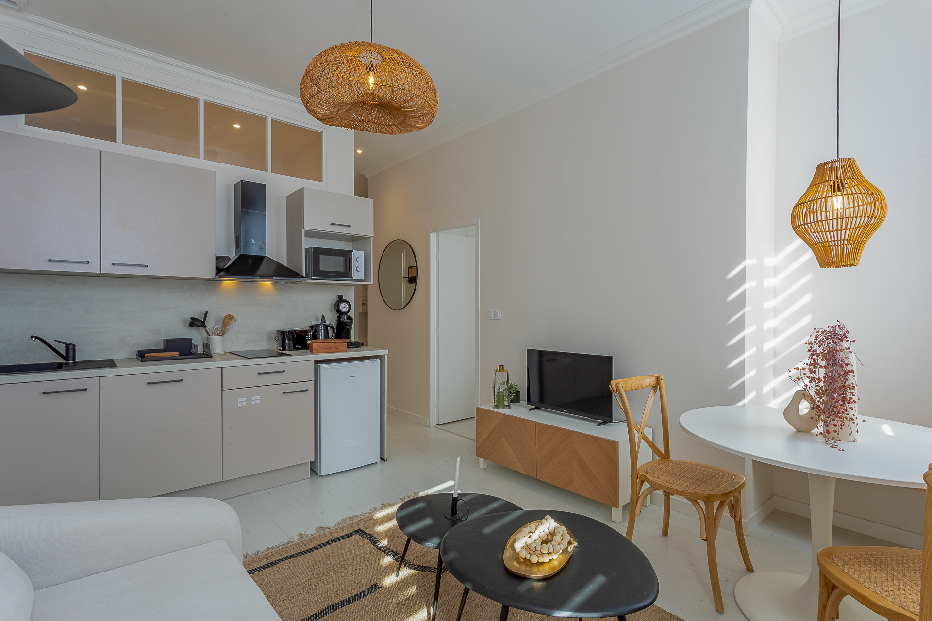 La Colonne - Cuisine ouverte sur pièce à vivre